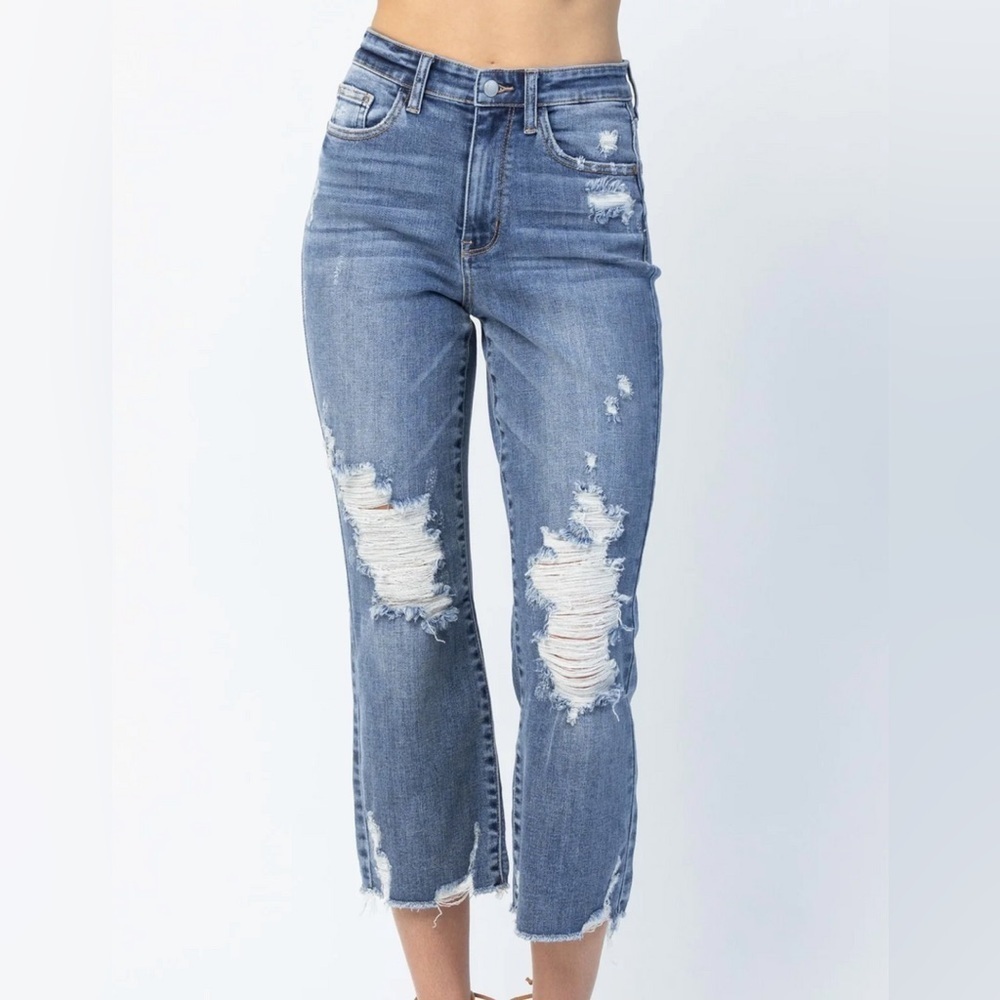 Judy Blue Distressed straight fit cropped Jeans